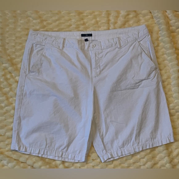 GAP White Chino/Khaki SHORTS 16 - Picture 1 of 3